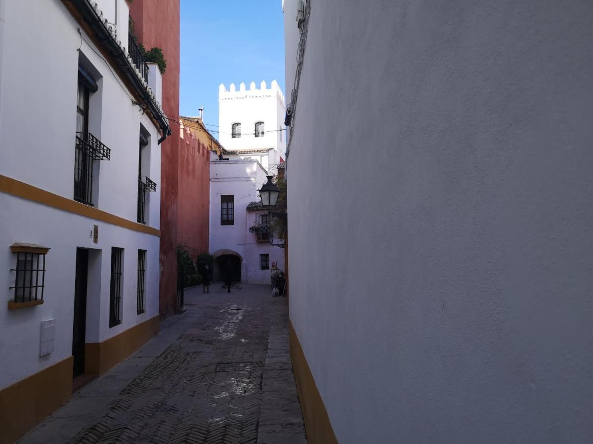 The Wall Of The Alcazar Palace Sevilla Exterior foto